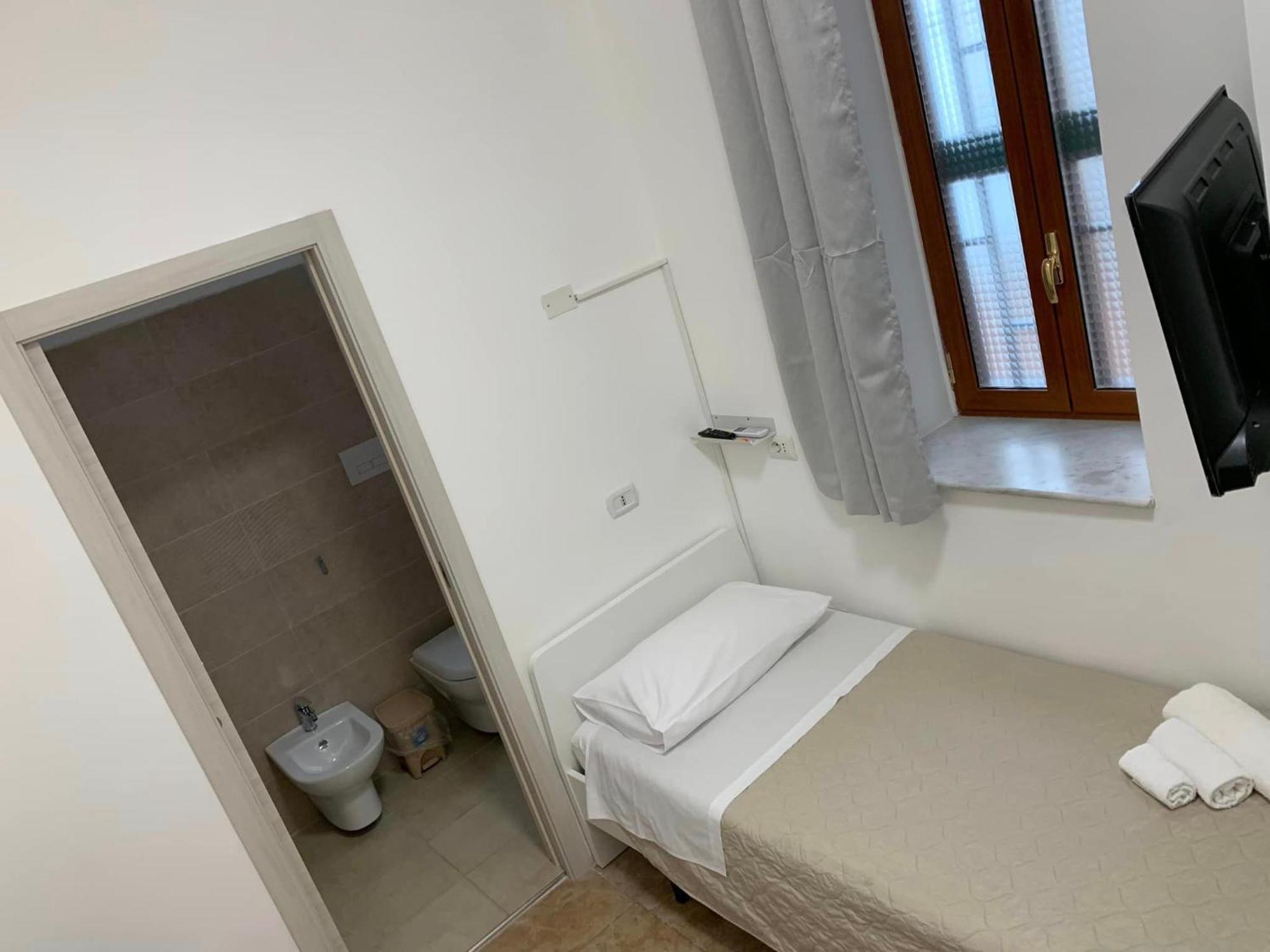 Miris Home Fast And Comfortable With Self Check In 8 Minutes Walk Near Naples Airport エクステリア 写真
